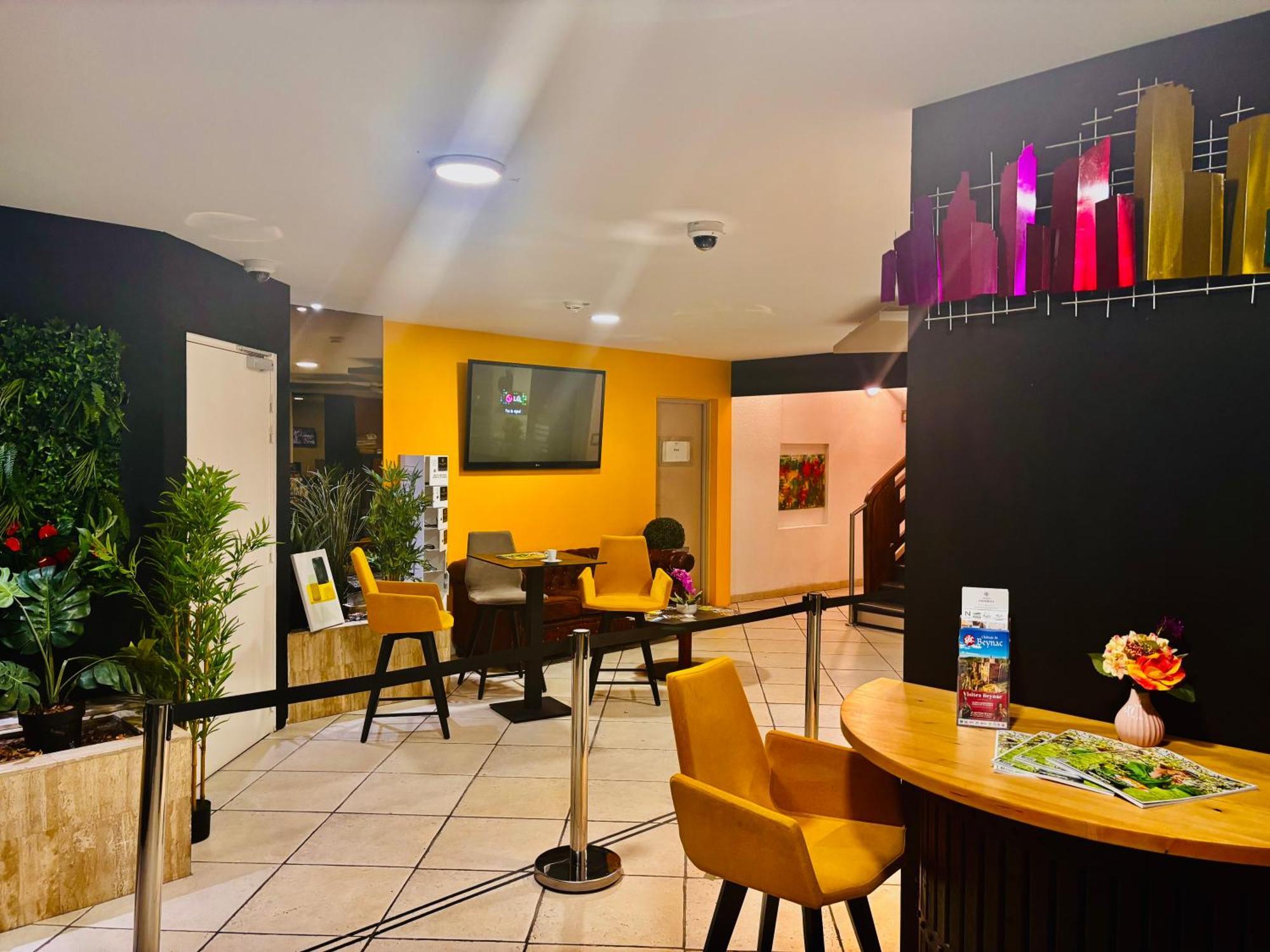 Hotel Le Gambetta Бержерак Екстериор снимка